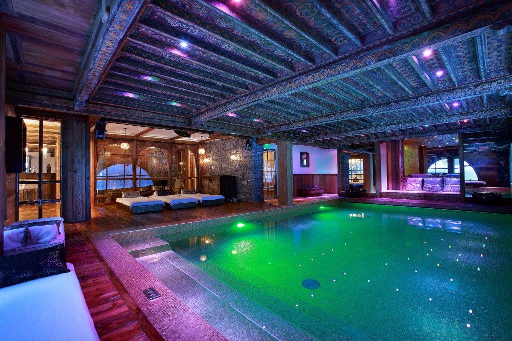 5 Most Beautiful Swimming Pools In Ski Chalets - The Lux Traveller