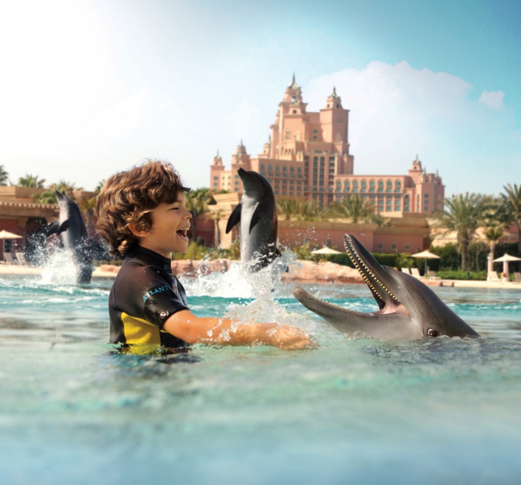 Atlantis_marine_and_waterpark_dolphin_bay