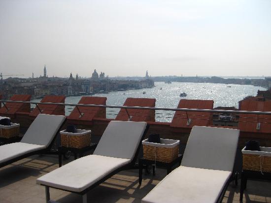 Hilton-Venice-view-from-pool
