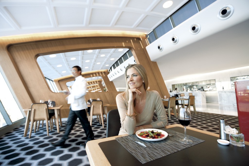 qantas-first-lounge-dining