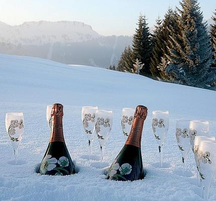 chamagne-in-the-snow