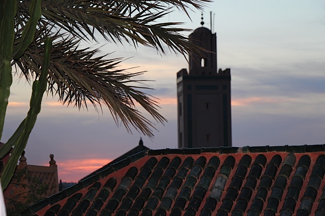 Farntachi-Sunset-rooftop