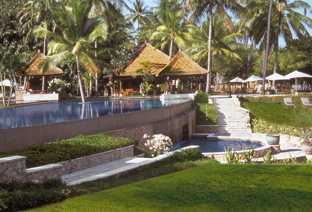 Oberoi-Lombok-Pool-Bar-Gardens