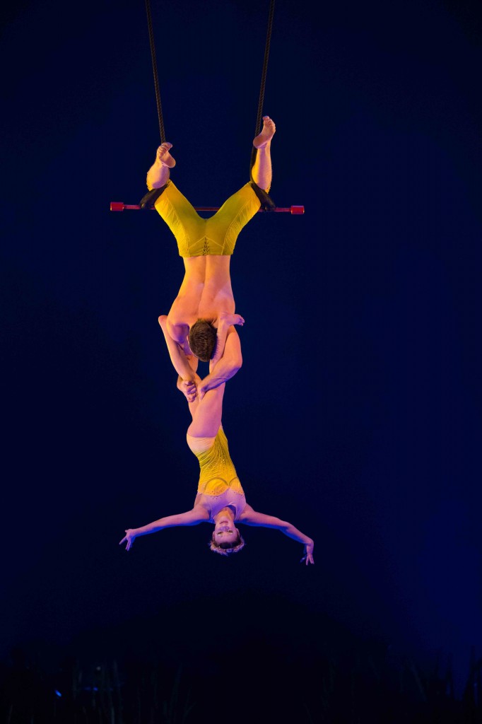 Cirque du Soleil_TOTEM_Fixed Trapeze Duo_OSA Images_SA14199_LR