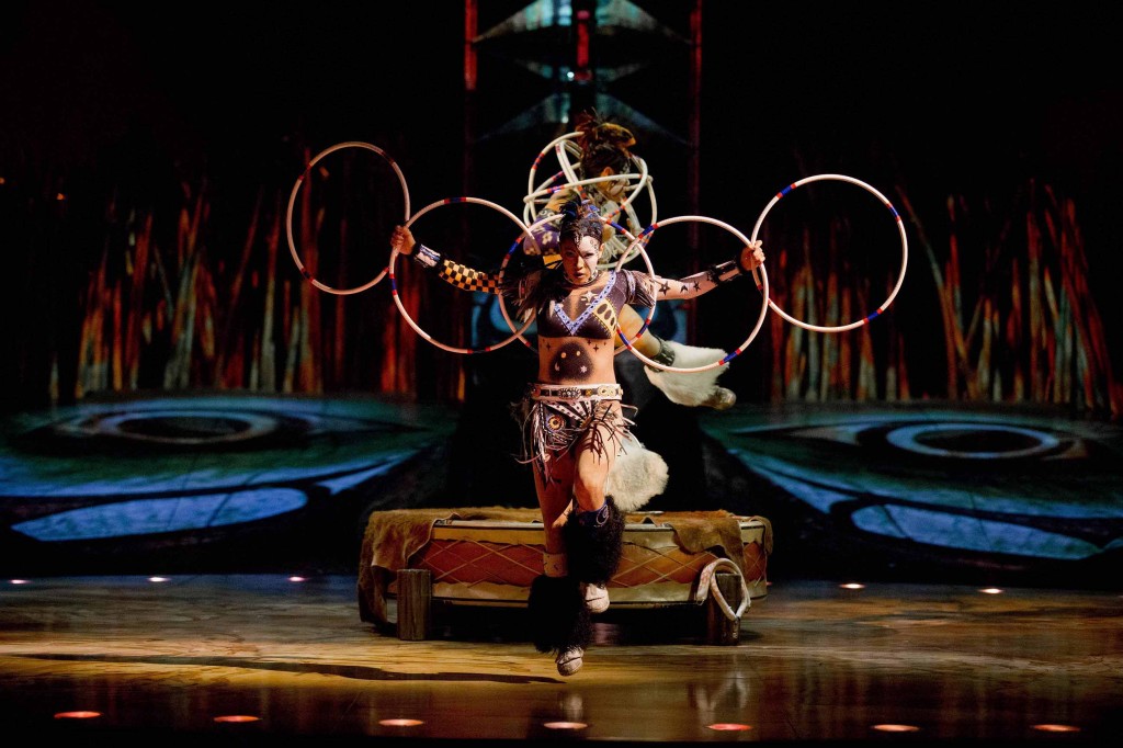 Cirque du Soleil_TOTEM_Hoops Dancer_OSA Images_SA14631_LR