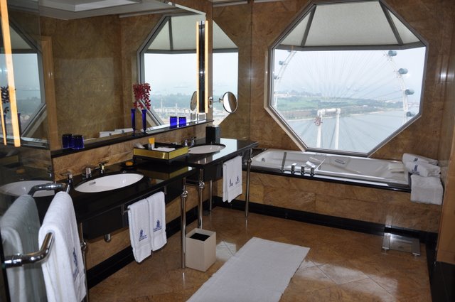 Singapore-Ritz-Carlton-Bathroom