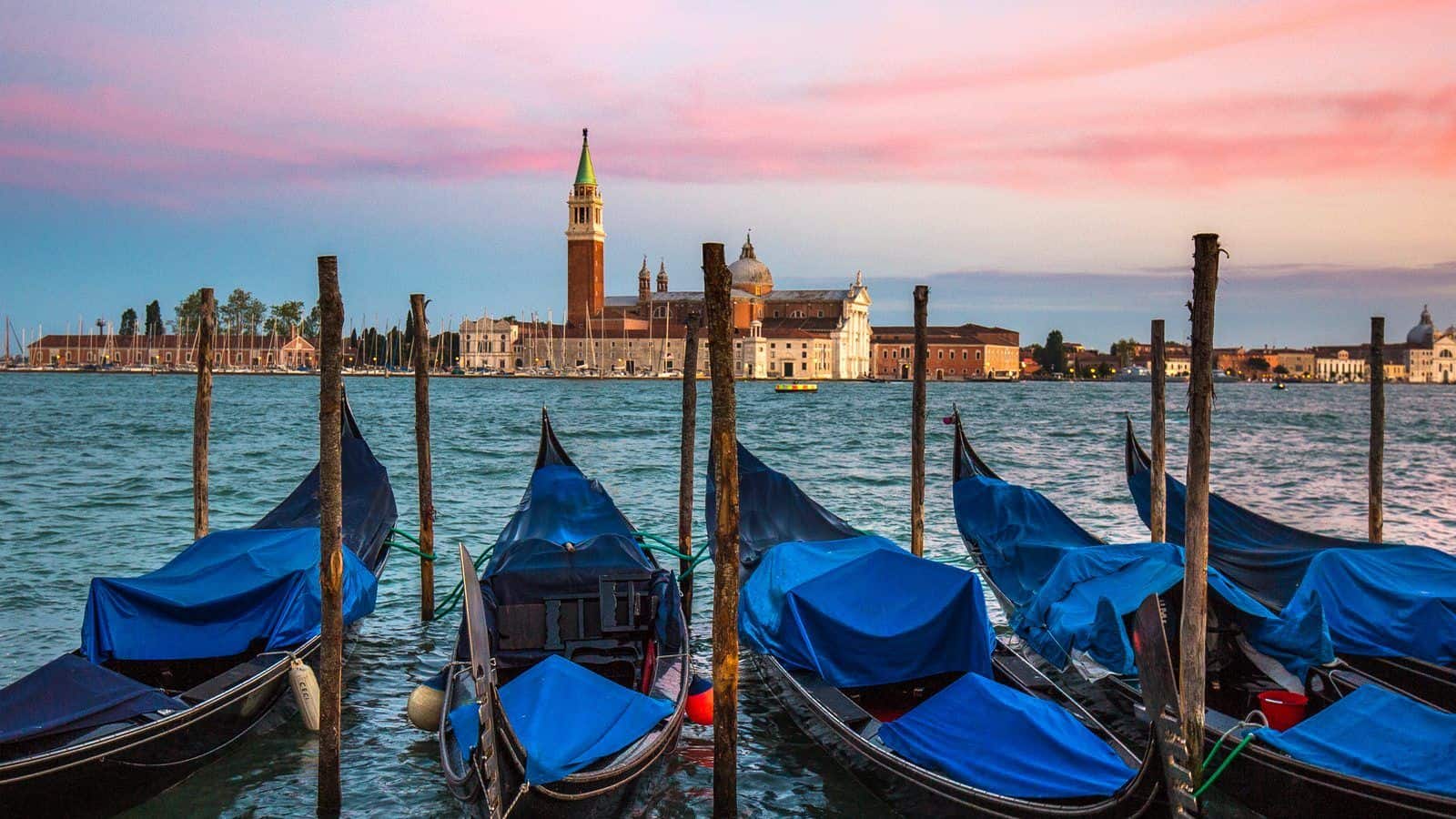Gondolas-Venice-Hotel-Danieli-Venice