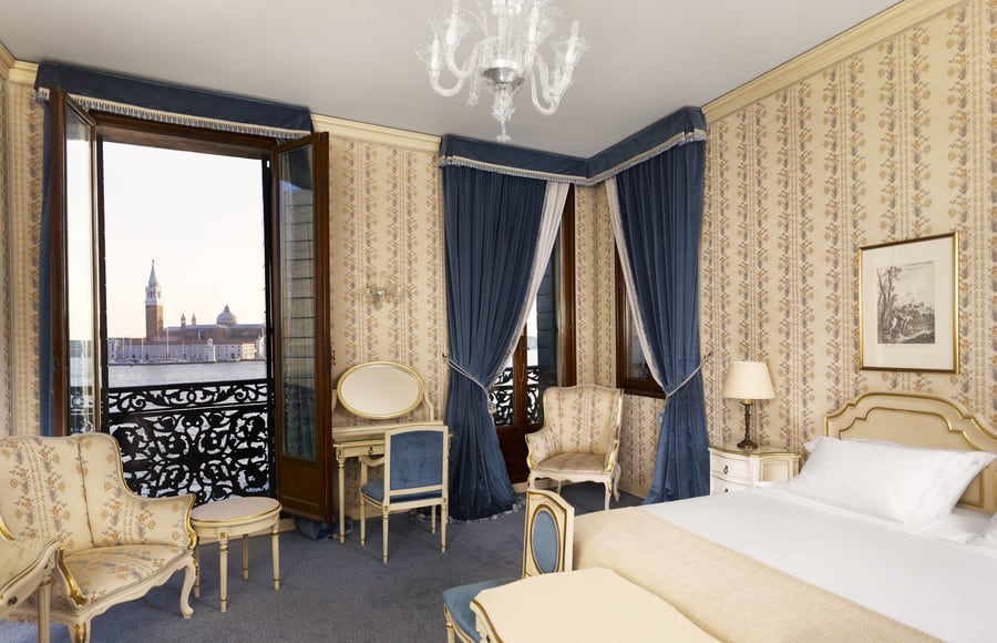 lux72gr-115702-Deluxe-Lagoon-View-Double-Room---Palazzo-Casa-Nuova-Low